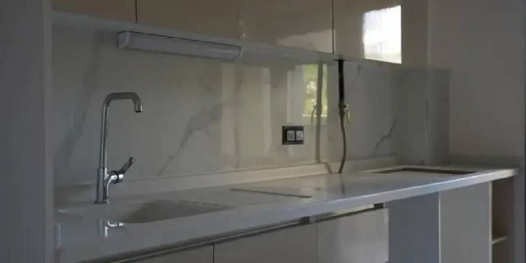 İstanbul'da kiralık TOKİ evlerinin içi ilk kez görüntülendi: Bakan Kurum örnek daireyi gezdirdi 3